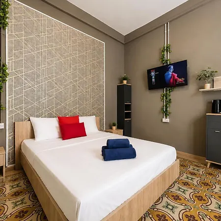 Bright With Balcony & Ac And Fast Wifi グジラ