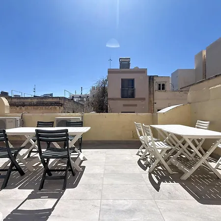 Bright With Balcony & Ac And Fast Wifi Апартаменты